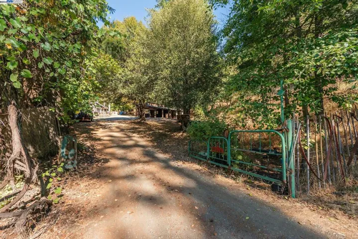 751 Mule Gulch Road, Douglas City, California 96024