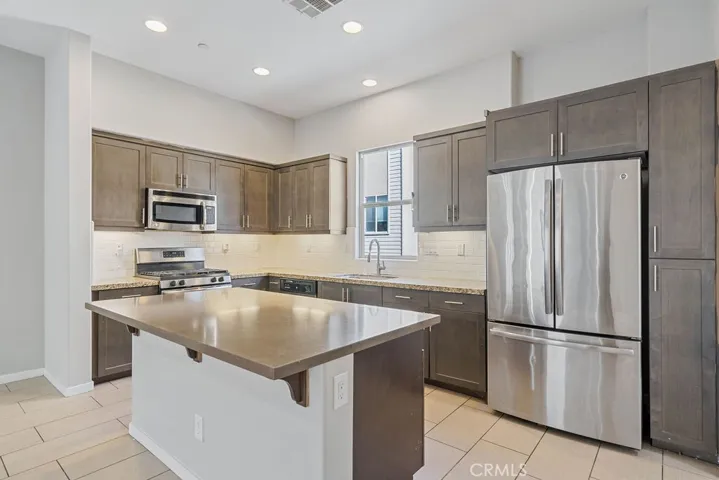 720 Chandler Walk, Upland, California 91786