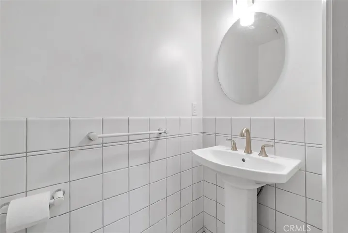 1/4 Bath
