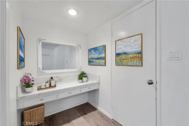 Master Vanity