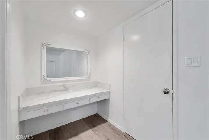 Master Vanity