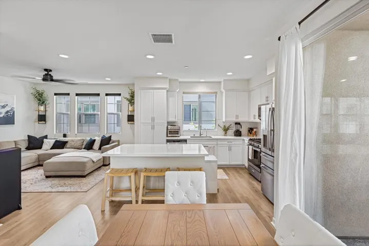 329 Canoe Court, Santee, California 92071