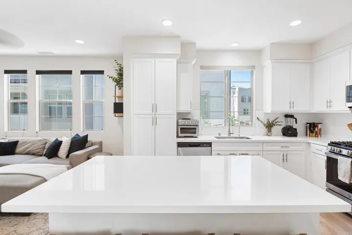 329 Canoe Court, Santee, California 92071