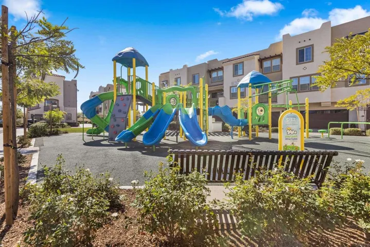 329 Canoe Court, Santee, California 92071