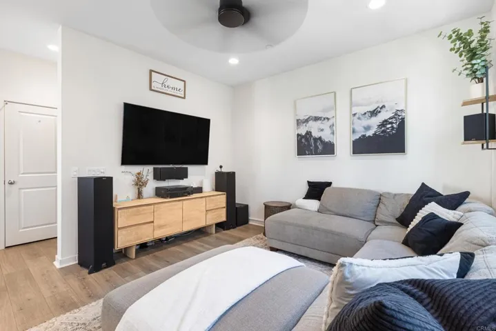 329 Canoe Court, Santee, California 92071