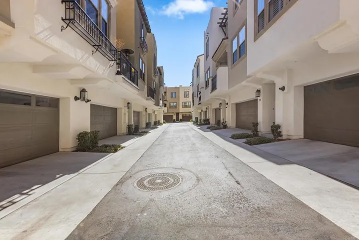 329 Canoe Court, Santee, California 92071