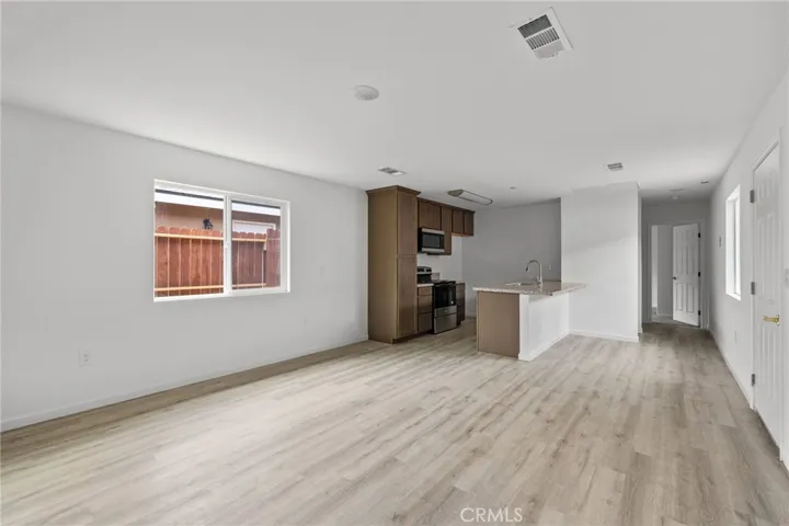 1413 Oregon Street 1, Bakersfield, California 93305
