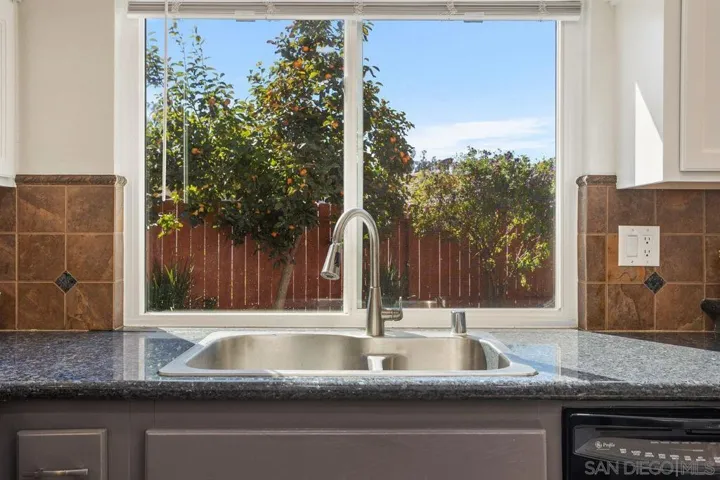2419 Heatherwood Ct, Escondido, California 92026