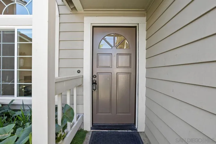 2419 Heatherwood Ct, Escondido, California 92026