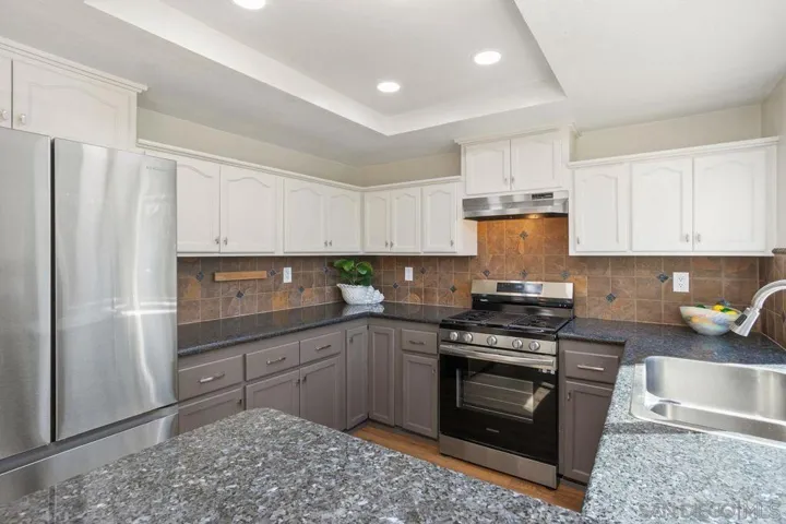 2419 Heatherwood Ct, Escondido, California 92026