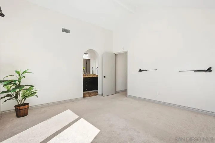 2419 Heatherwood Ct, Escondido, California 92026