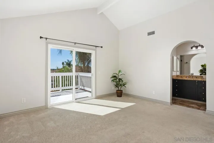 2419 Heatherwood Ct, Escondido, California 92026
