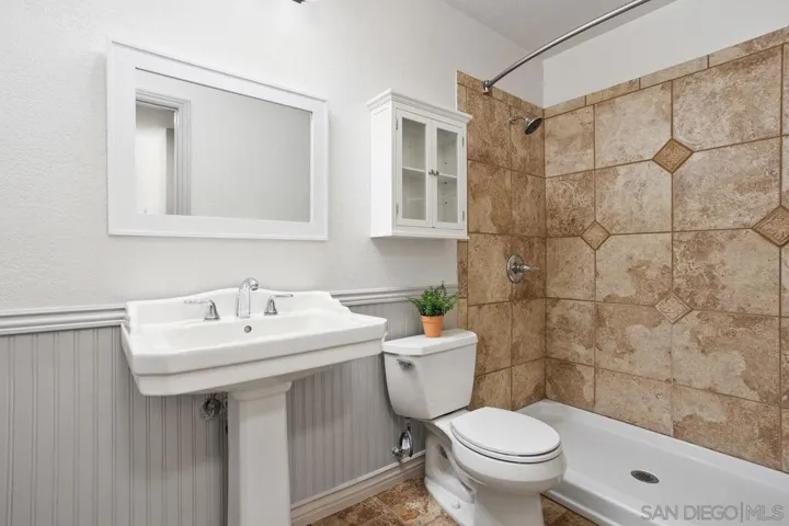 2419 Heatherwood Ct, Escondido, California 92026