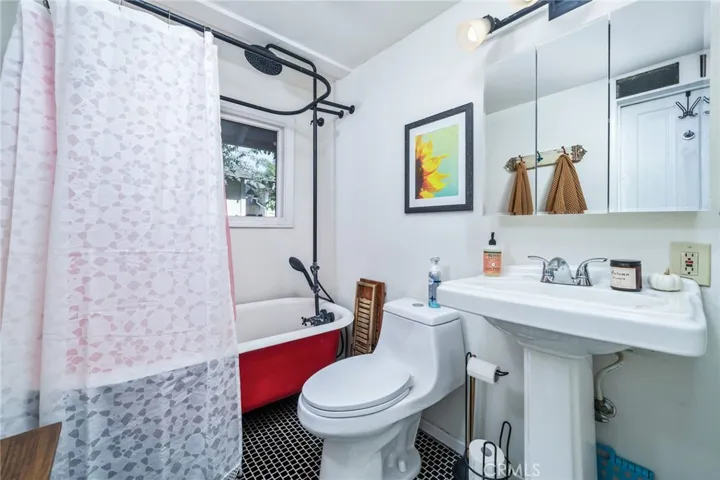 363 S 2nd Avenue, Upland, California 91786