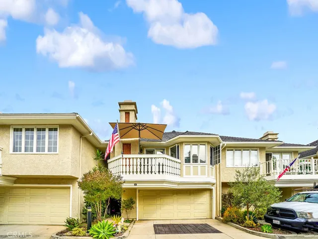 Northbay Townhomes - a collection of 16 single family attached homes across from Upper Newport Bay
