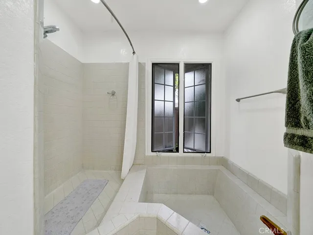 2463 Irvine Avenue B2, Costa Mesa, California 92627