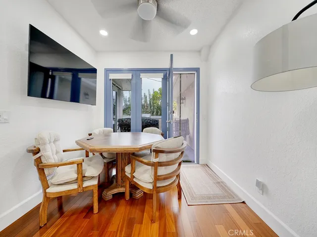 Breakfast nook