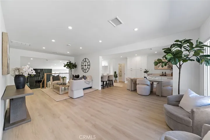 Entrance Open Layout