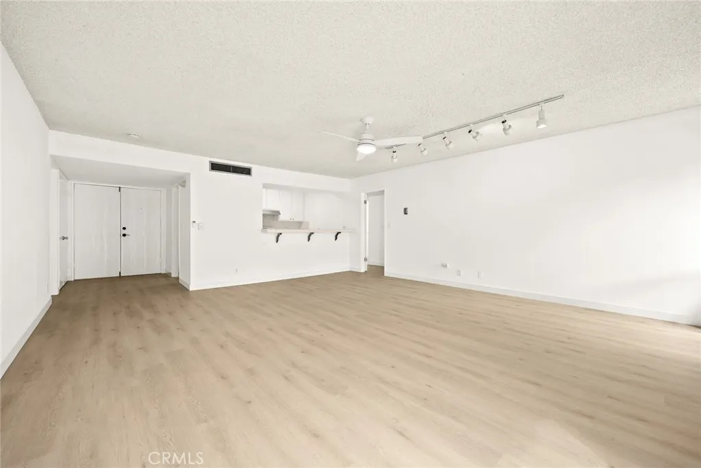 1127 E Del Mar Boulevard 235, Pasadena, California 91106 home-pic-6