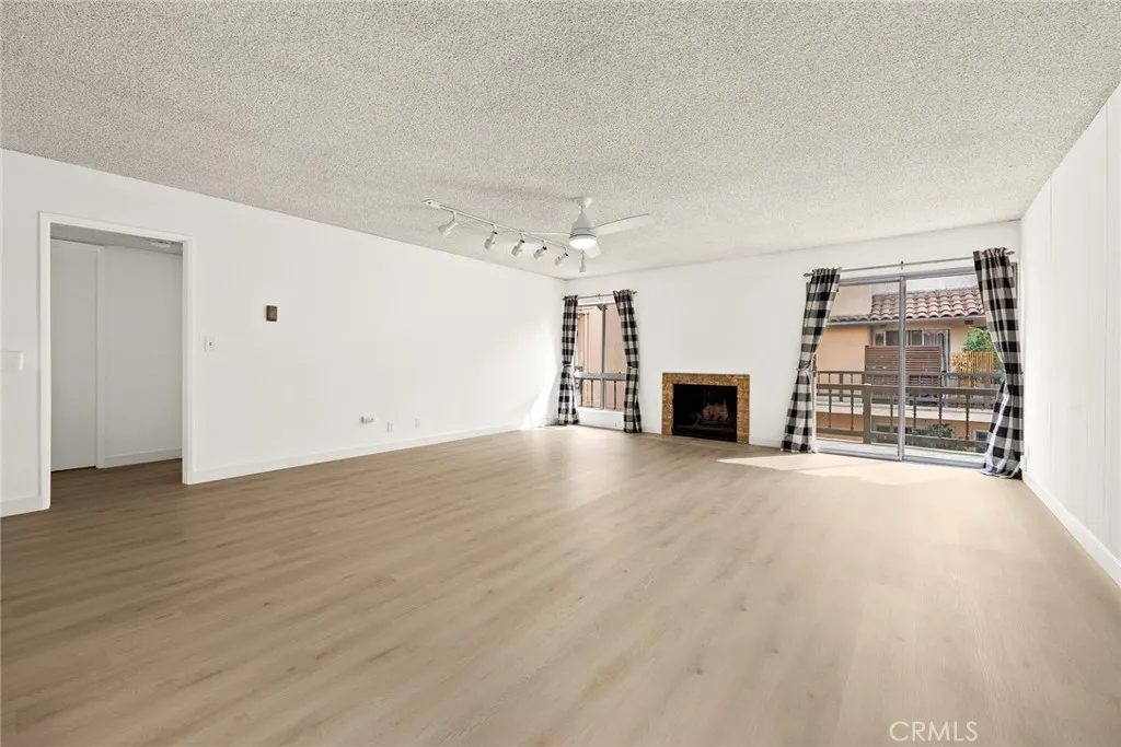 1127 E Del Mar Boulevard 235, Pasadena, California 91106 home-pic-4