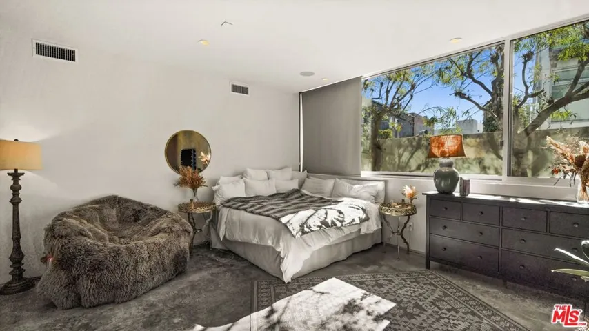 252 Bernard Avenue, Venice, California 90291