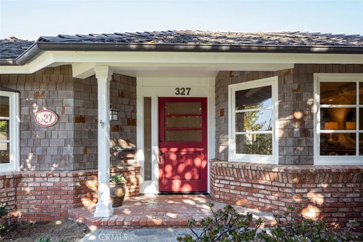 327 Driftwood Road, Corona Del Mar, California 92625