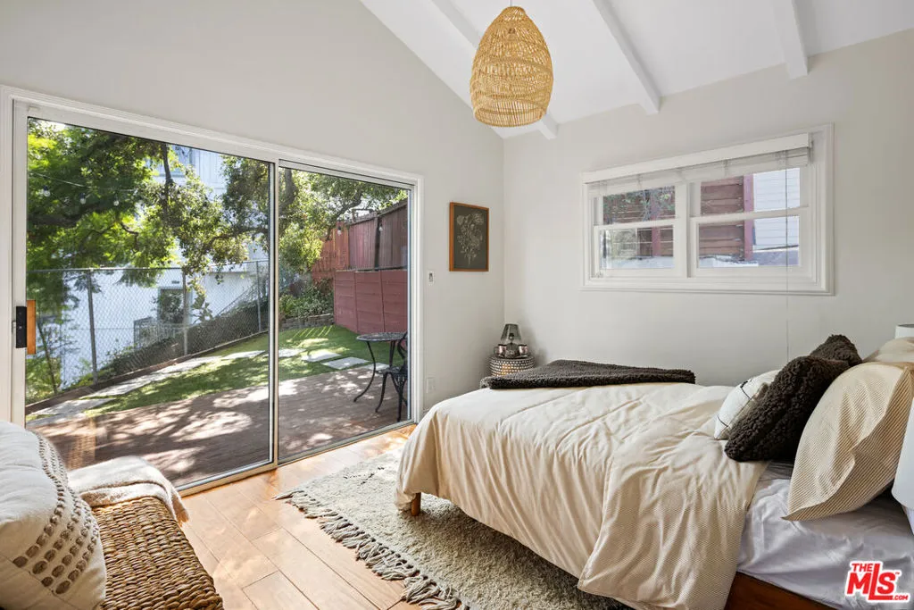 3750 Alta Mesa Drive, Studio City, California 91604 home-pic-13