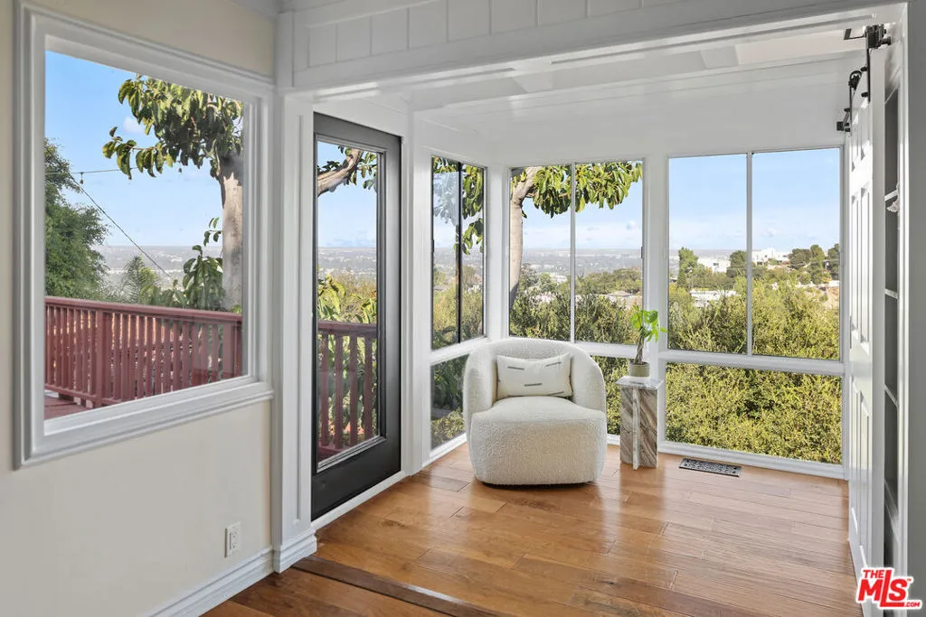 3750 Alta Mesa Drive, Studio City, California 91604 home-pic-10