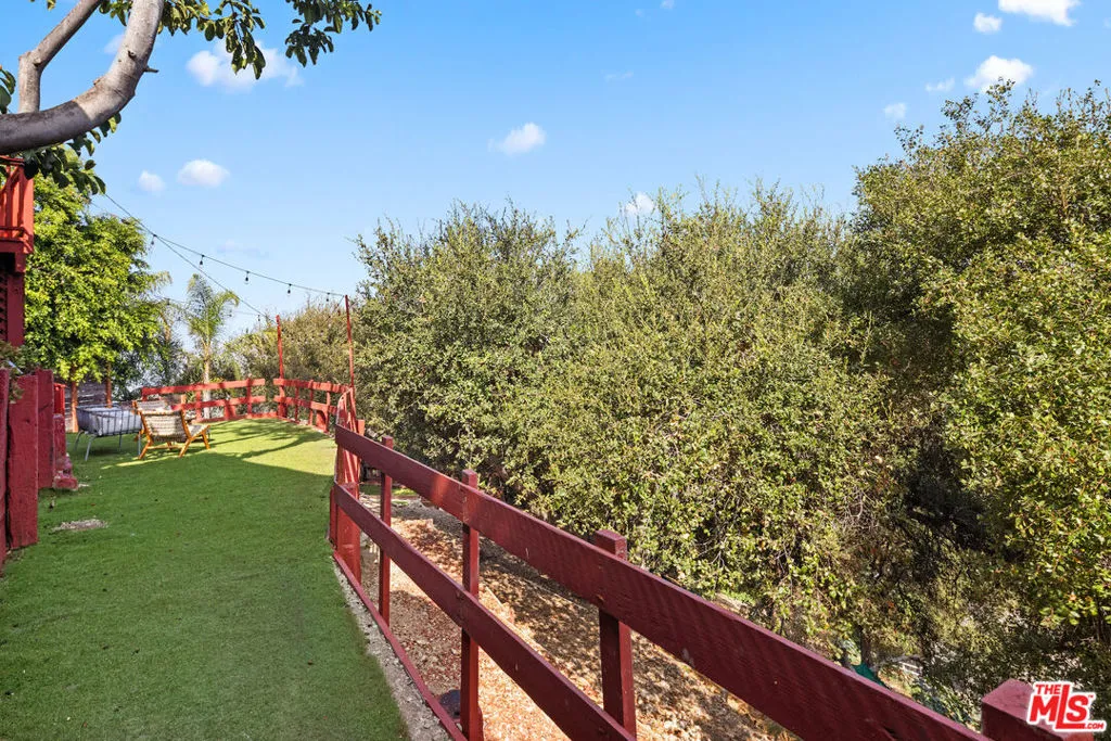 3750 Alta Mesa Drive, Studio City, California 91604 home-pic-22