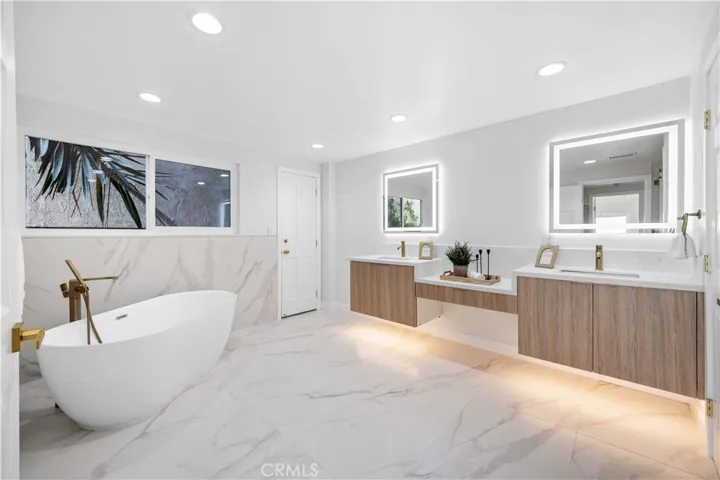 1041 Santa Ana Street, Laguna Beach, California 92651
