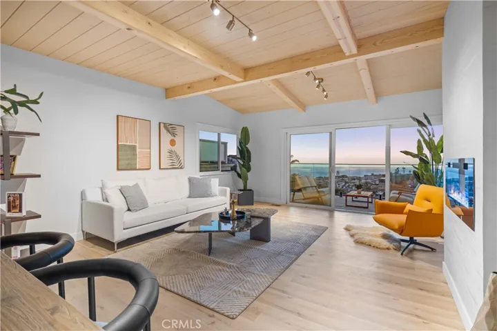 1041 Santa Ana Street, Laguna Beach, California 92651