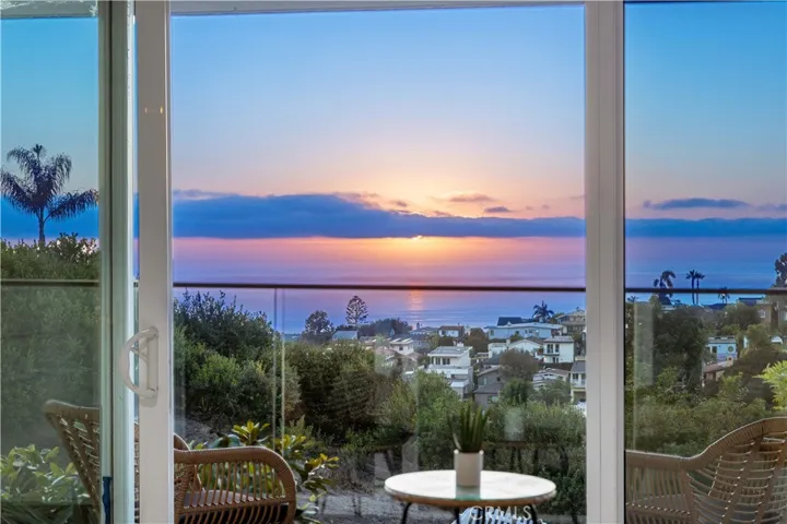 1041 Santa Ana Street, Laguna Beach, California 92651