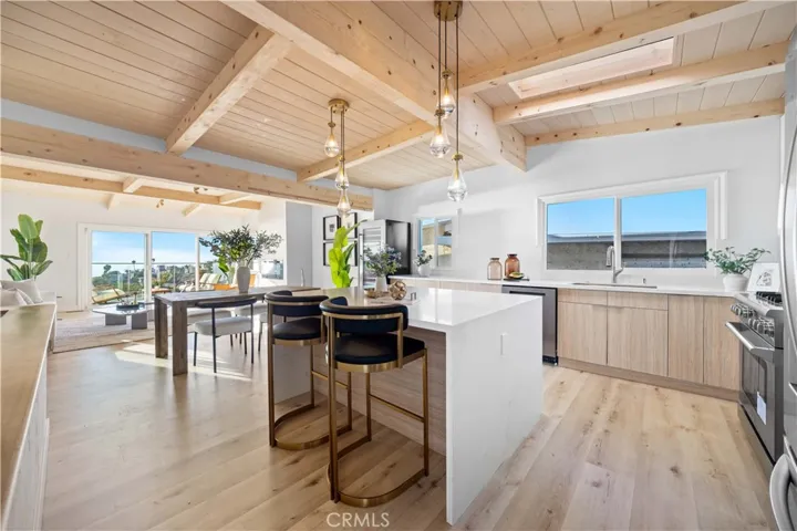 1041 Santa Ana Street, Laguna Beach, California 92651
