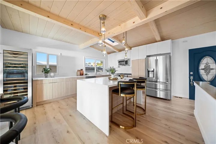 1041 Santa Ana Street, Laguna Beach, California 92651