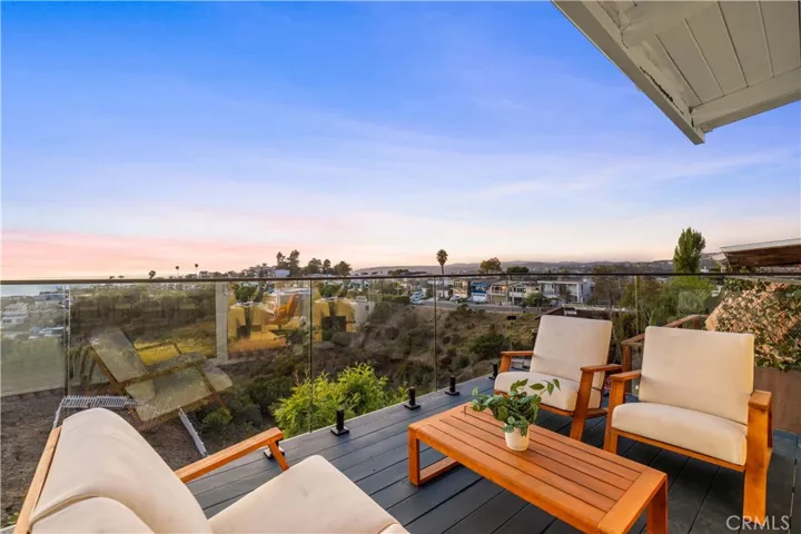 1041 Santa Ana Street, Laguna Beach, California 92651