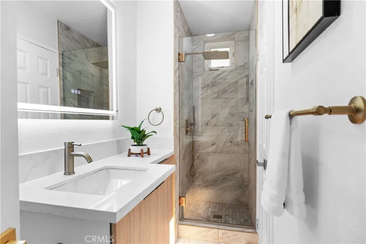 1041 Santa Ana Street, Laguna Beach, California 92651