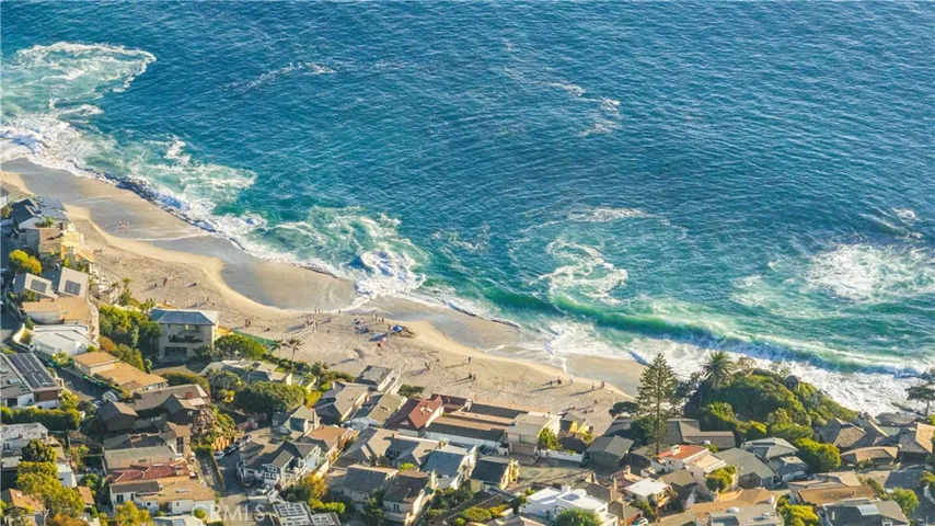 1041 Santa Ana Street, Laguna Beach, California 92651