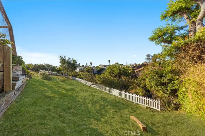 1041 Santa Ana Street, Laguna Beach, California 92651