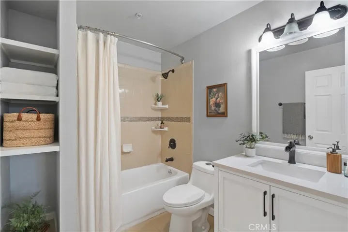 Full bath 2