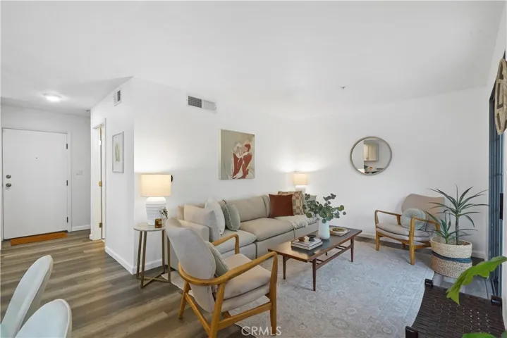 736 N Garfield Avenue 107, Pasadena, California 91104