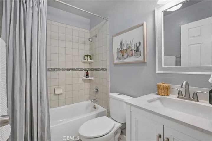 Full bath 1