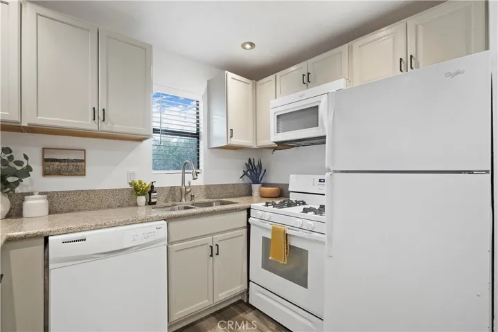 736 N Garfield Avenue 107, Pasadena, California 91104