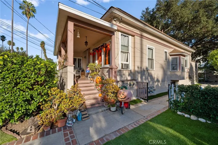 325 -327 1/2 Pasadena Avenue, South Pasadena, California 91030