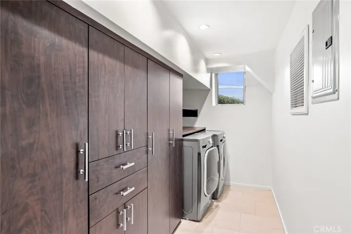 970 Baja Street, Laguna Beach, California 92651