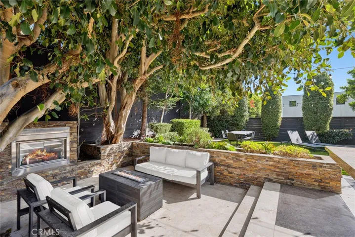970 Baja Street, Laguna Beach, California 92651