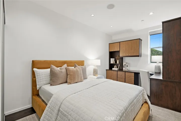 970 Baja Street, Laguna Beach, California 92651