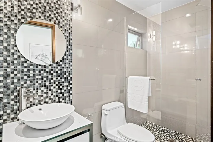 970 Baja Street, Laguna Beach, California 92651