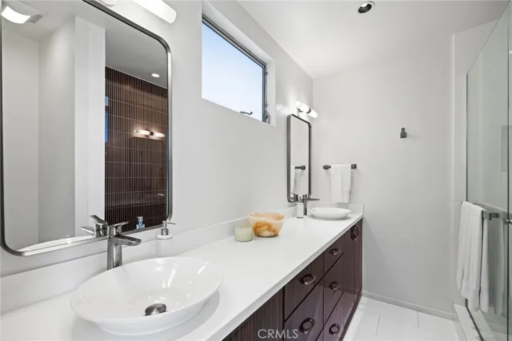 970 Baja Street, Laguna Beach, California 92651