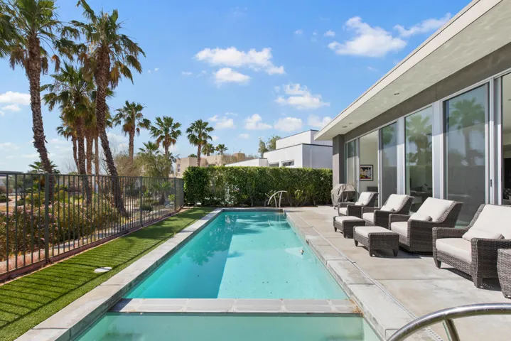 Skylar Pool and Spa Reverse Shot