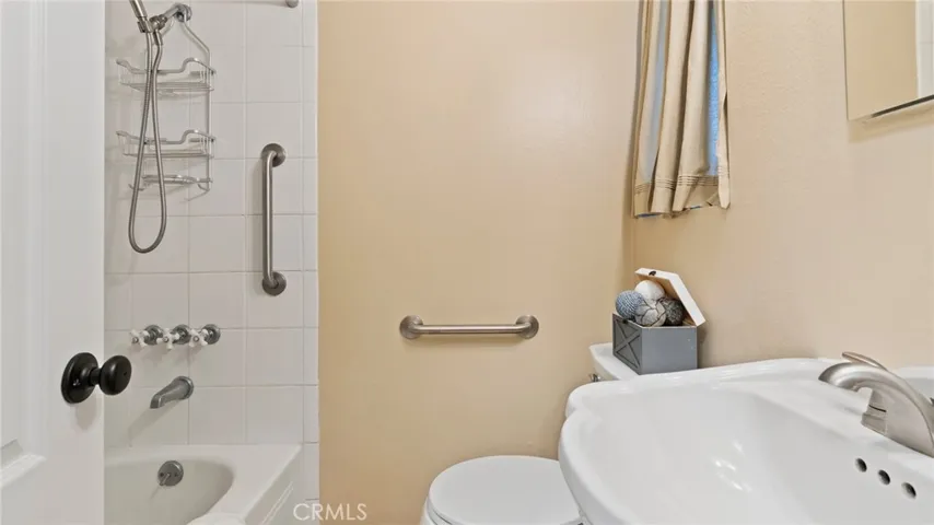 1829 E 215th Place, Carson, California 90745